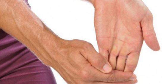 Parmak Seğirmesi Belirtileri ve Tedavisi